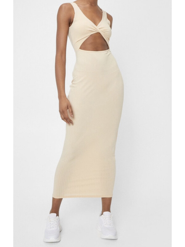 ROCHIE DECUPATA IN FATA 