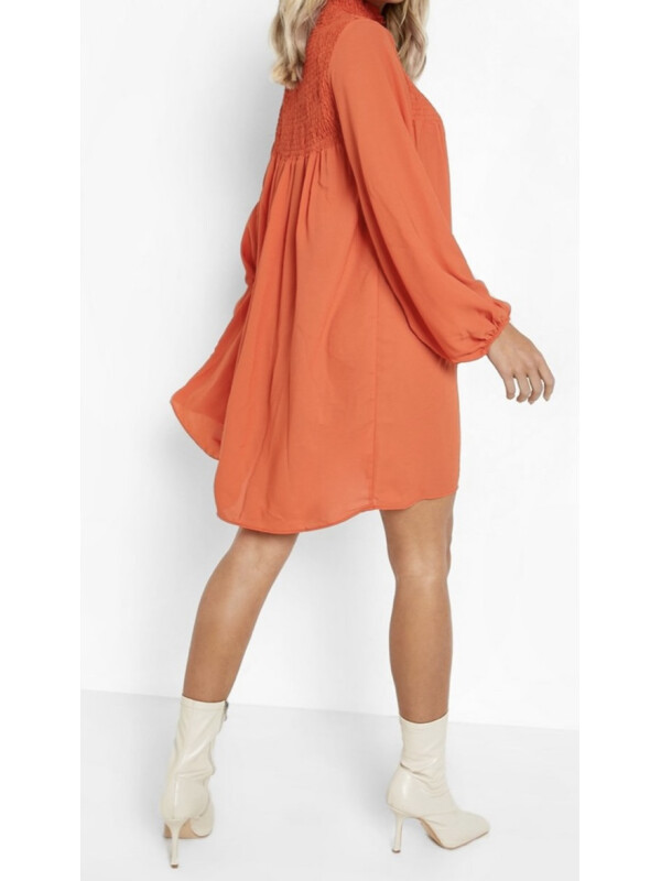 ROCHIE ÎNCREȚITĂ IN FATA CU GULER INALT