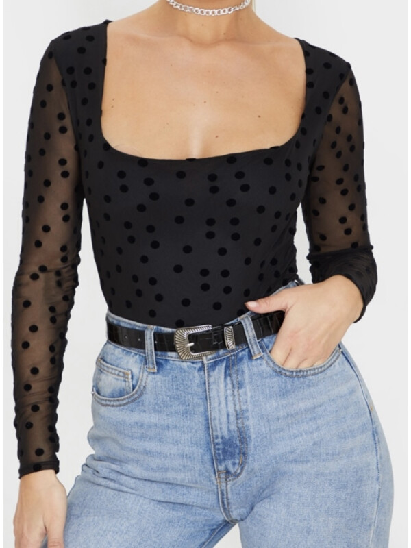 BODY NEGRU DIN PLASĂ CU DECOLTEU PĂTRAT