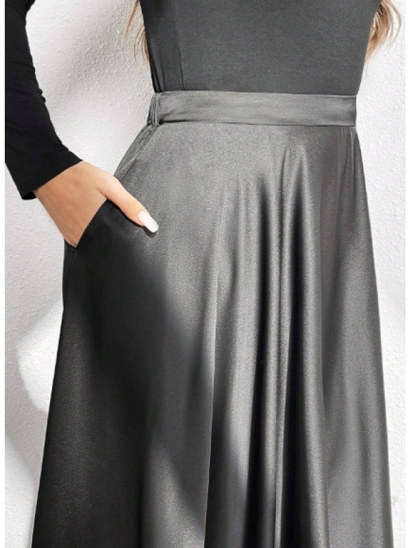 Fustă evazată elegantă în culoare solidă