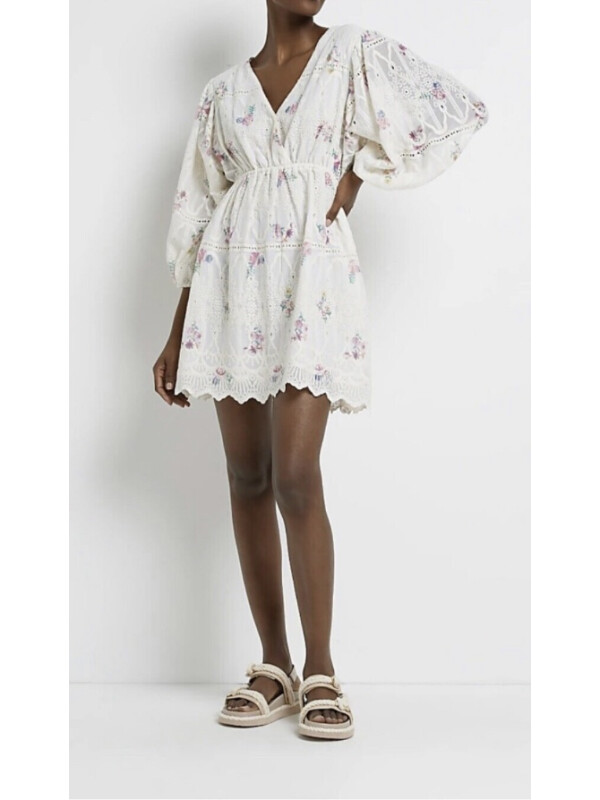 ROCHIE CREM CU DANTELA 