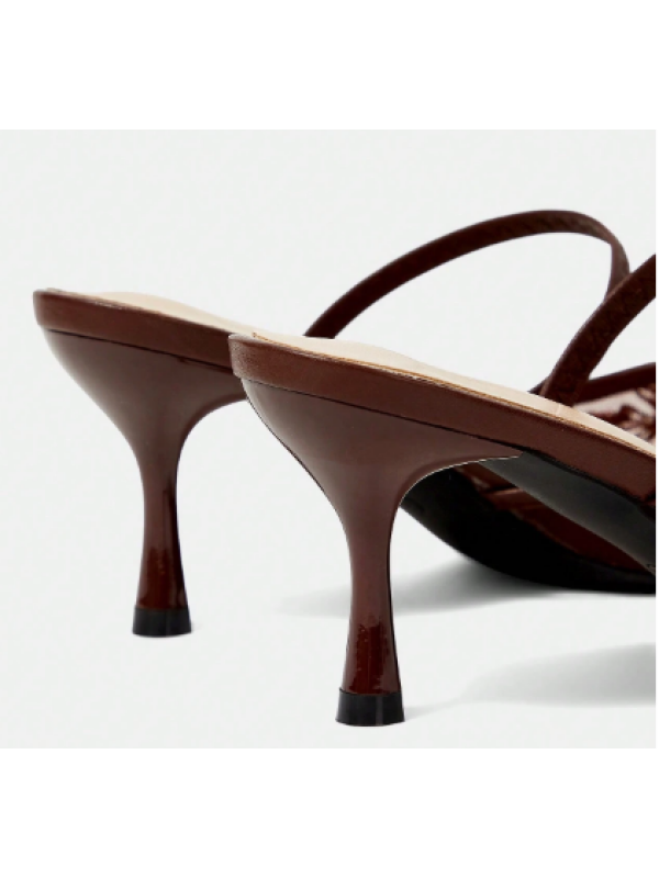 SANDALE cu vârful ascuțit,