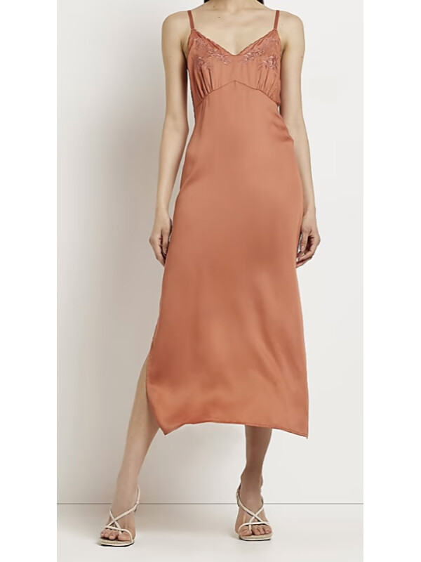 ROCHIE LEJERA DIN MODAL