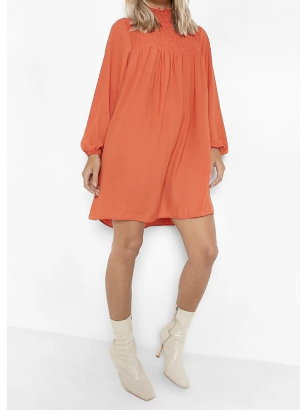 ROCHIE ÎNCREȚITĂ IN FATA CU GULER INALT