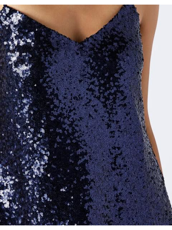 Top cu detalii decorative