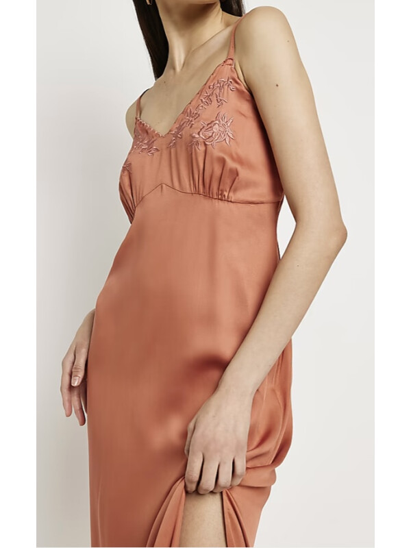 ROCHIE LEJERA DIN MODAL