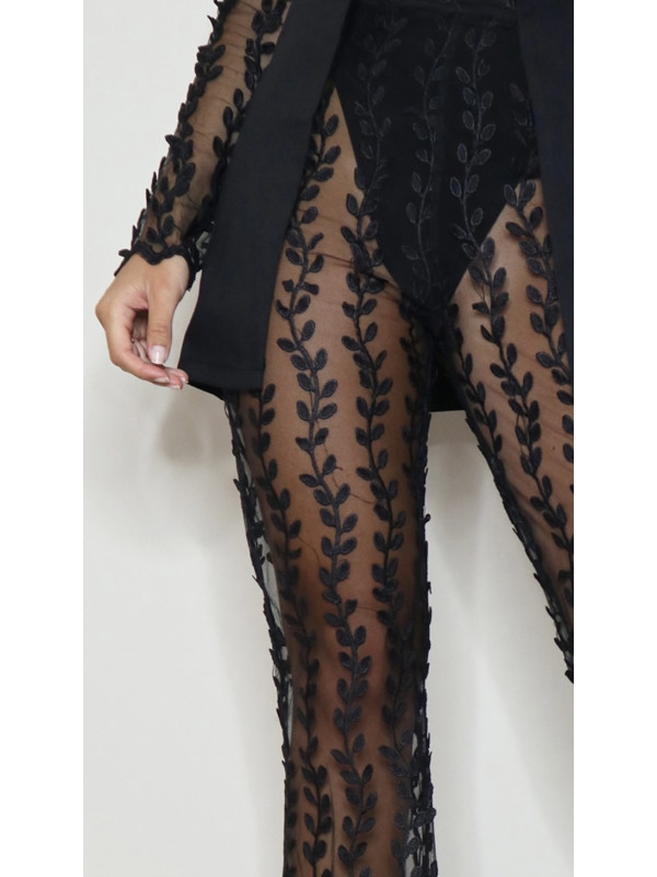 PANTALONI EVAZAȚI ȚESUȚI NEGRI DIN DANTELĂ