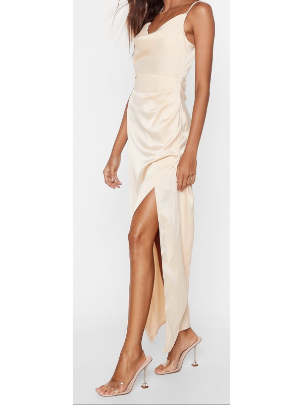 Rochie midi cu fante din satin cu decolteu Nasty Gal