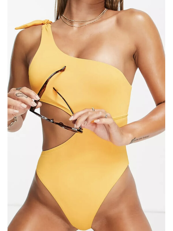 COSTUM DE BAIE DECUPAT 