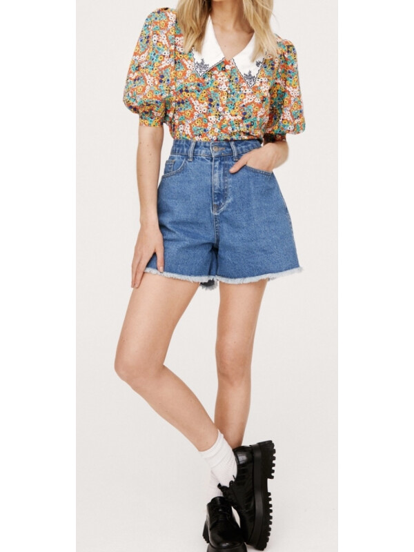 Tricou cu detaliu guler 