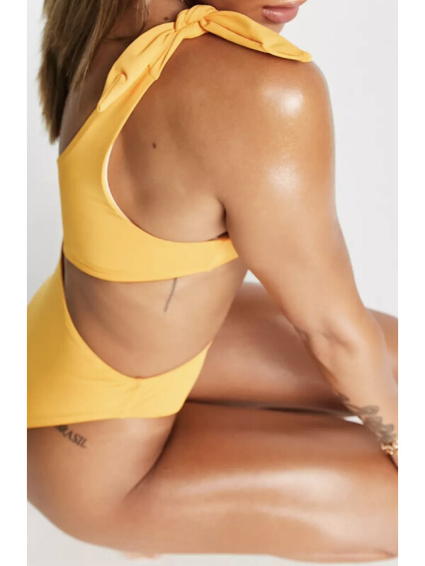 COSTUM DE BAIE DECUPAT 