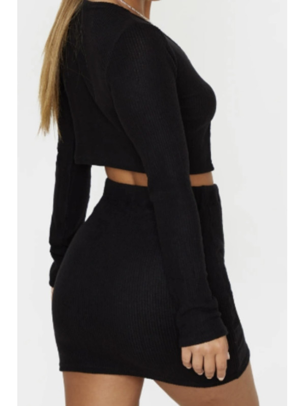 TOP NEGRU CU MÂNECĂ LUNGĂ