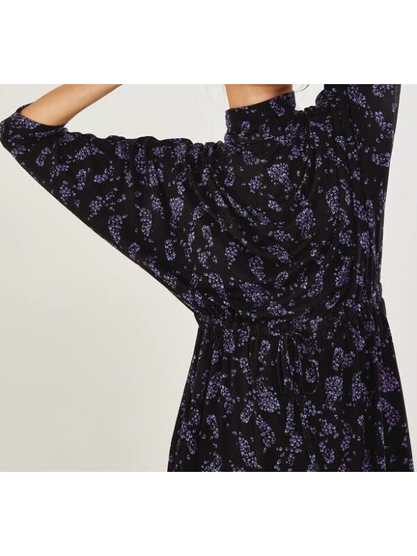 Rochie neagră din jerseu cu imprimeu de pene și guler înalt-Negru-M