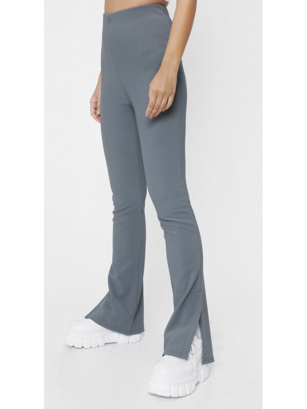 Pantaloni evazați cu talie înaltă