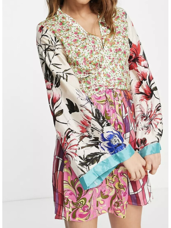 ROCHIE MULTICOLOR CU MANECI IN A