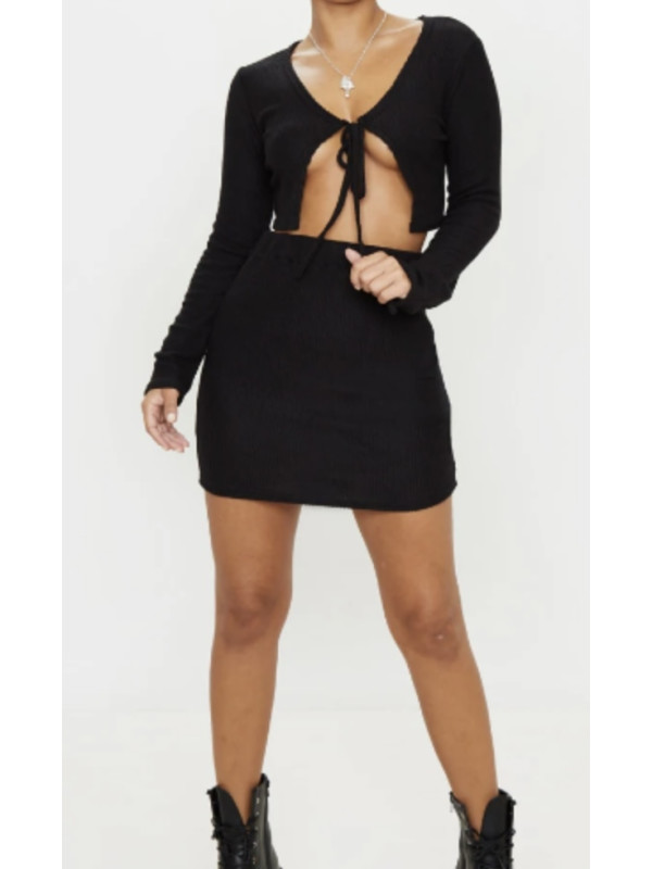 TOP NEGRU CU MÂNECĂ LUNGĂ