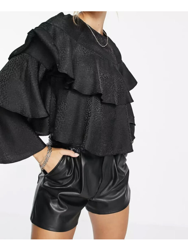 BLUZA DIN SATIN CU VOLANE 