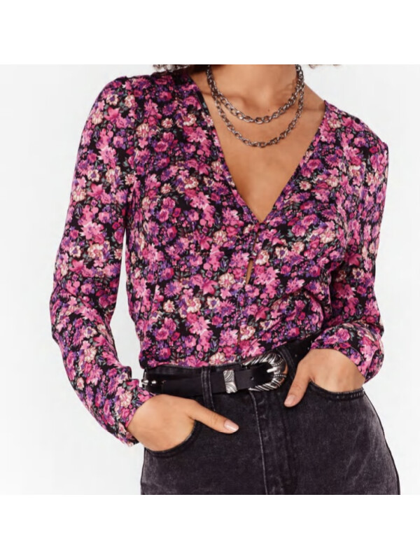 CĂMAȘĂ CU FLORI ÎNTUNECATE 