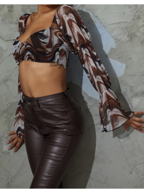 TOP CROP MARO ABSTRACT 