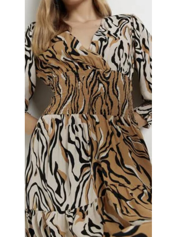 ROCHIE CU DECOLTEU IN V RIVER ISLAND 