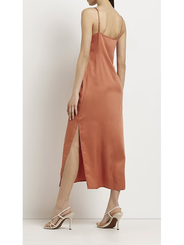 ROCHIE LEJERA DIN MODAL