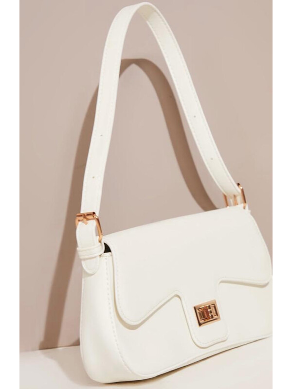 GEANTĂ  CU DETALII AURII