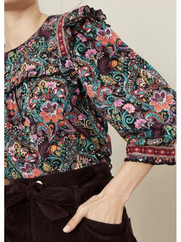 Bluză neagră cu imprimeu patchwork și broderie