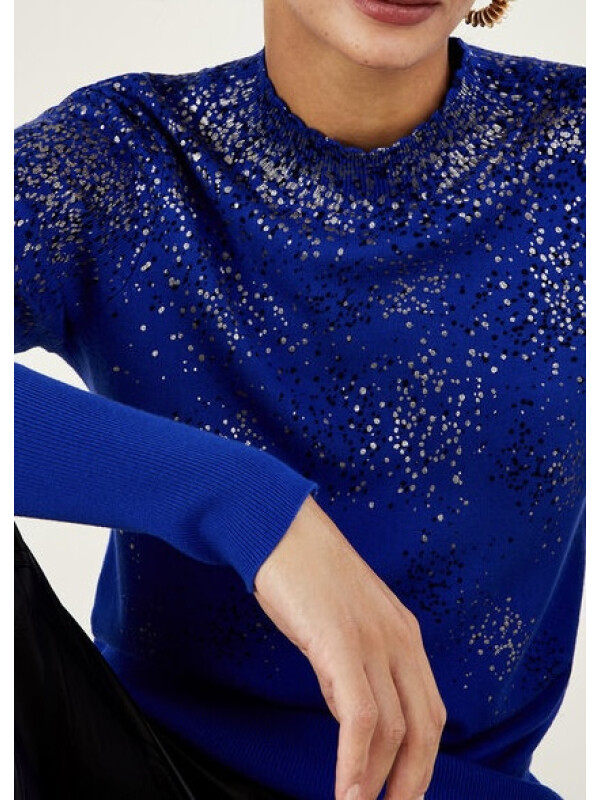 Pulover albastru cu puncte metalizate și viscoză sustenabilă