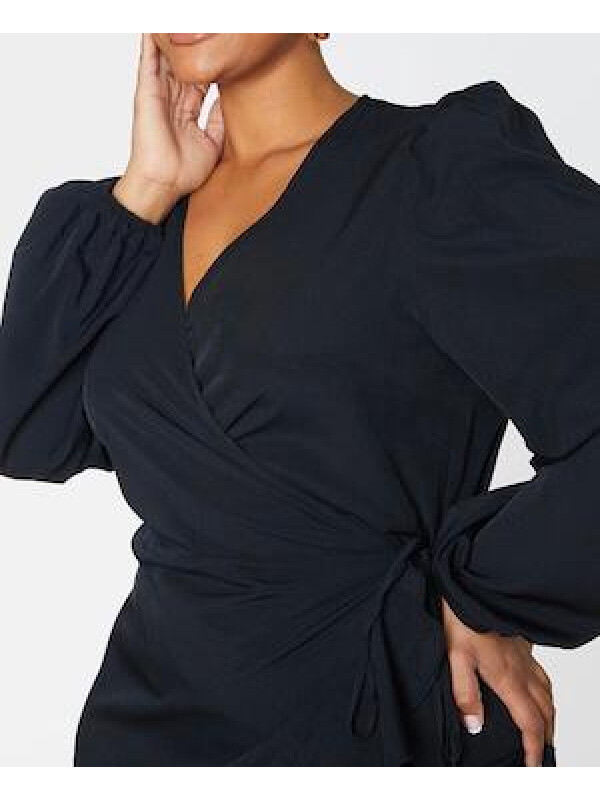 ROCHIE BLACK WIDOW