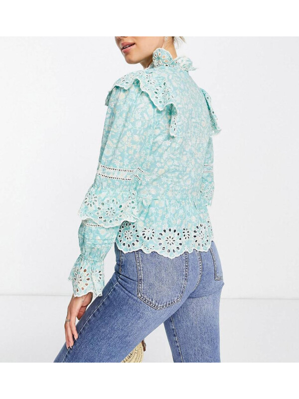 BLUZĂ CU VOLANE FLORAL