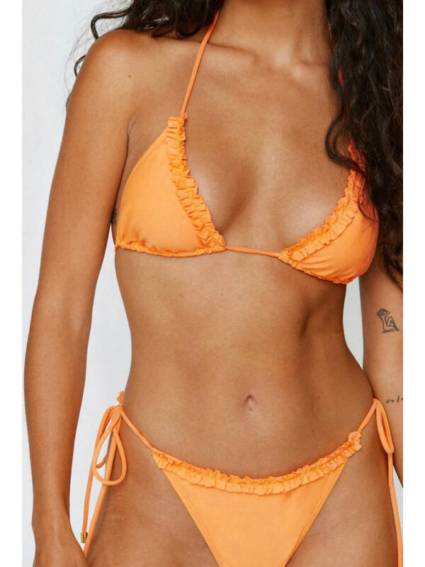 COSTUM DE BAIE CU DETALII VOLANE 