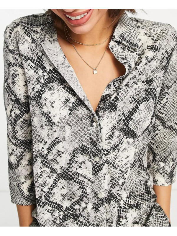 CĂMAŞĂ CU MÂNECĂ LUNGĂ