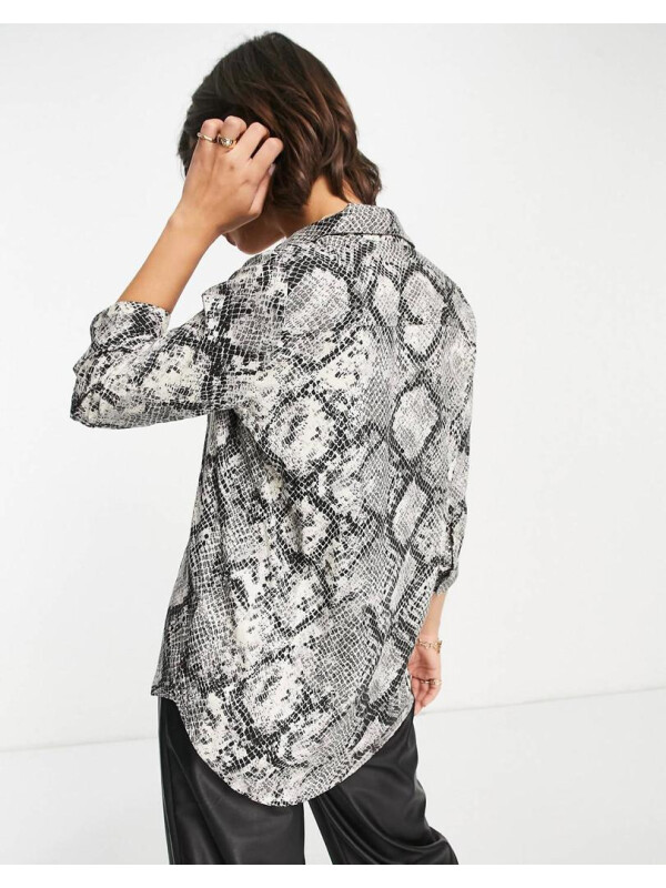 CĂMAŞĂ CU MÂNECĂ LUNGĂ