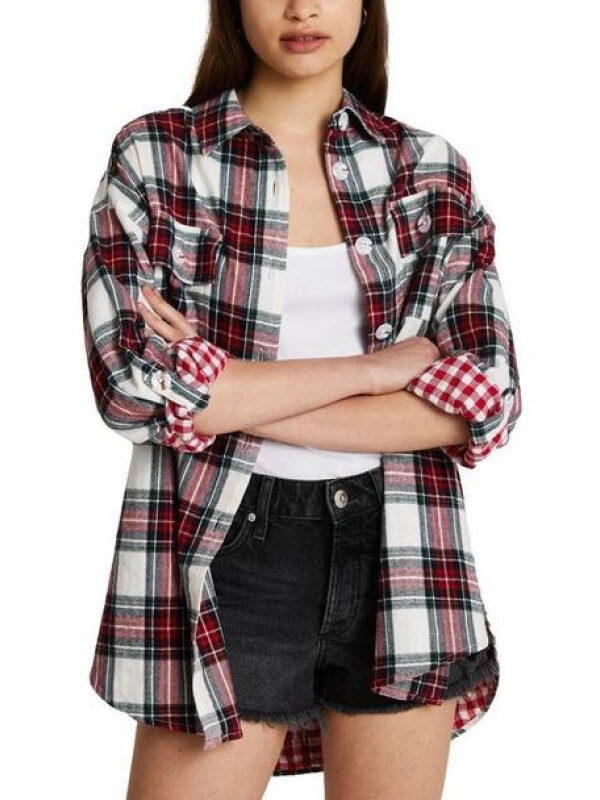 CĂMAȘĂ GROASĂ CU NASTURI MARI