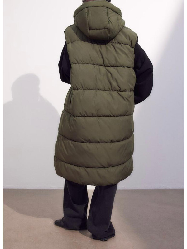 VESTA PUFOASA CU GLUGA