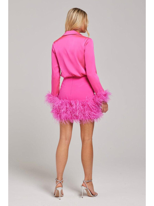 COSTUM CU DETALII PENE 