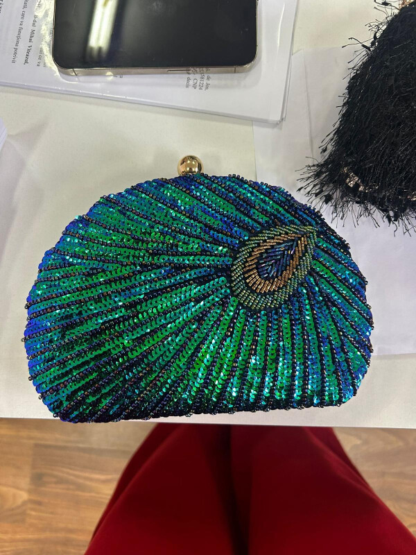 CLUTCH CU PAIETE ȘI LANȚ-UNIVERSALA