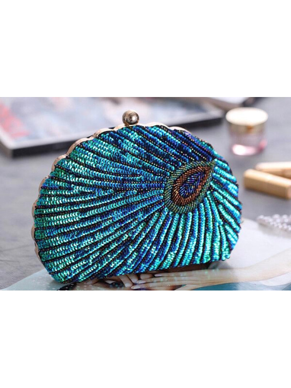 CLUTCH CU PAIETE ȘI LANȚ