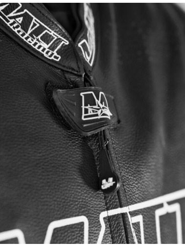 COSTUM DE MOTOCICLETĂ