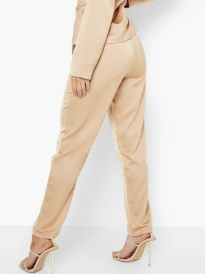 Pantaloni crem din satin Boohoo