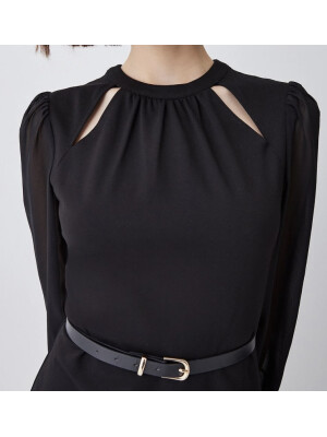 ROCHIE MINI DECUPATA LA UMERI 