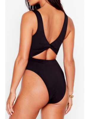 COSTUM DE BAIE DECUPAT ÎN SPATE