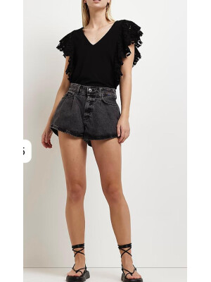 BLUZĂ CU DETALIU DANTELĂ ȘI VOLANE