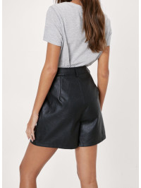 Pantaloni scurți din imitație de piele