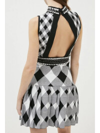 ROCHIE IN CAROURI ȘI PIETRE 