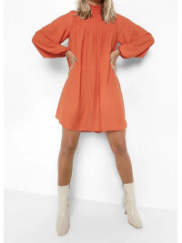 ROCHIE ÎNCREȚITĂ IN FATA CU GULER INALT