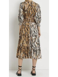 ROCHIE CU DECOLTEU IN V RIVER ISLAND 