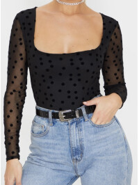 BODY NEGRU DIN PLASĂ CU DECOLTEU PĂTRAT