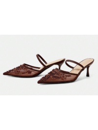 SANDALE cu vârful ascuțit,