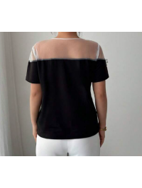 Tricou simplu și stilat